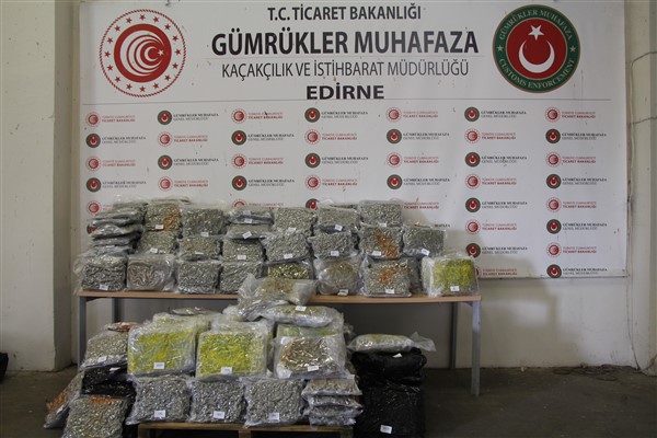 Kapıkule Gümrük Kapısı’nda 244 kilogram esrar ele geçirildi