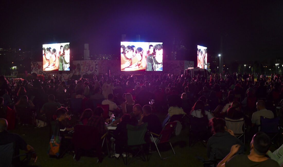 Ankara Büyükşehir Belediyesi’nin düzenlediği “Yıldızların Altında Yeşilçam Geceleri” etkinliğinde “Habamam
