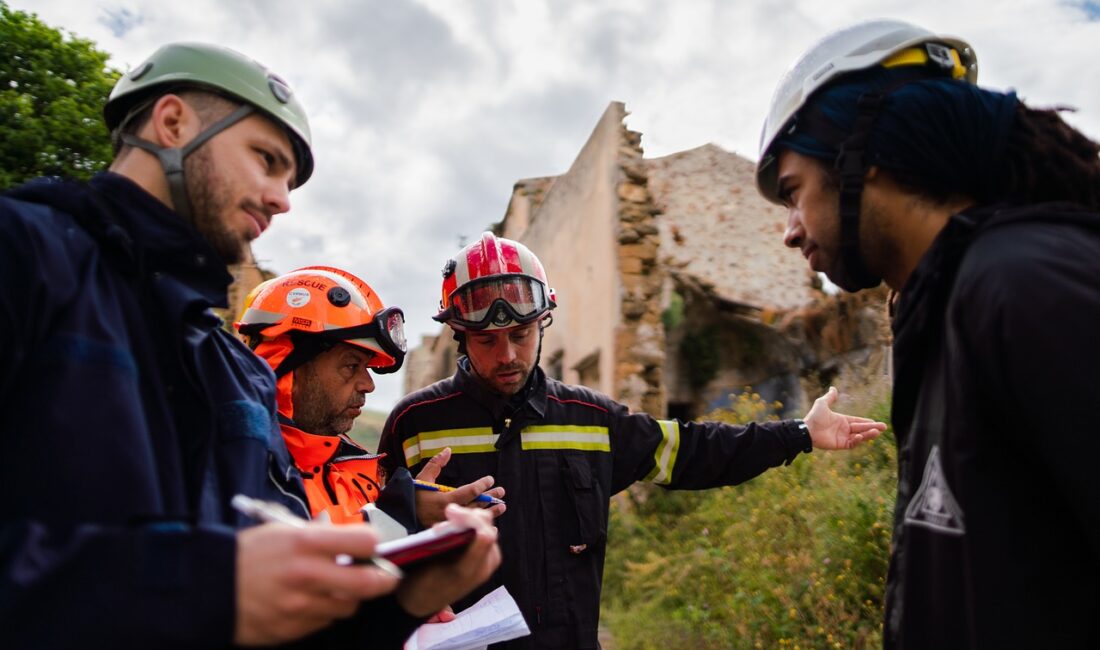 Arama Kurtarma Derneği (AKUT) Eskişehir ekibi, sulama kanalına düşen vatandaşı