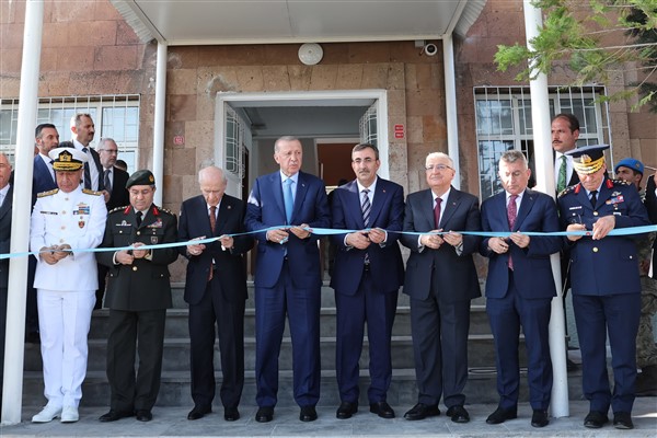 Cumhurbaşkanı Erdoğan, Ahlat Komando Tabur Komutanlığı’nın açılışını yaptı