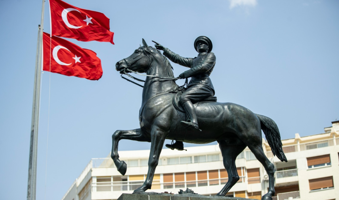 İzmir Büyükşehir Belediyesi, 30 Ağustos Zafer Bayramı’nın 102’nci yıl dönümü