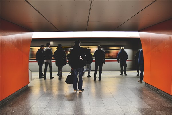 Marmaray seferleri gecikmeli olarak tek hat üzerinden yapılıyor