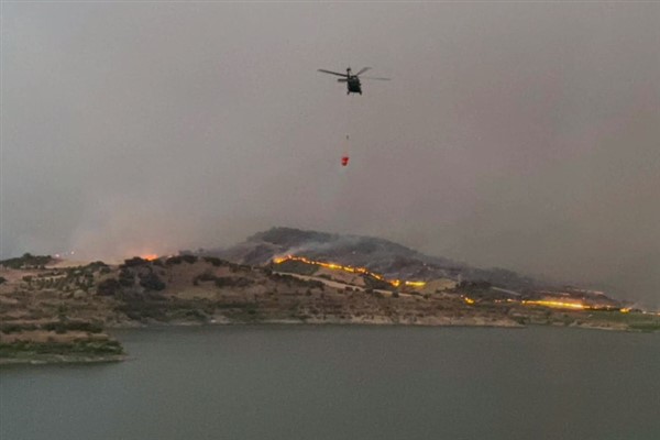 MSB’den Afyonkarahisar, İzmir ve Ankara’daki yangınlara helikopter desteği