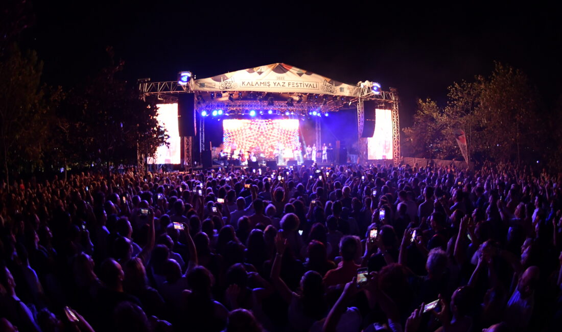 Kadıköy Belediyesi’nin bu yıl dördüncüsünü düzenlediği Uluslararası Kalamış Yaz Festivali