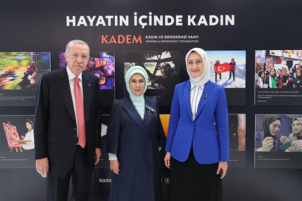 Cumhurbaşkanı Recep Tayyip Erdoğan, Kadın ve Demokrasi Vakfı (KADEM) tarafından
