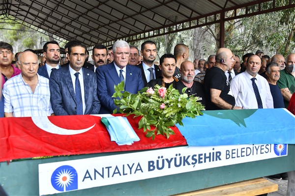 İYİ Parti Genel Başkanı Müsavat Dervişoğlu, Cemal Dönmezer için Antalya