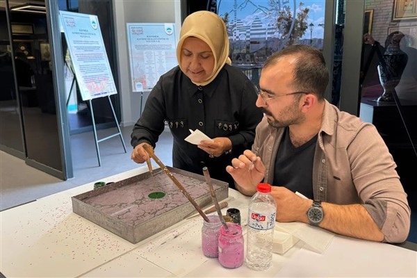 KAYMEK Geleneksel Yıl Sonu Sergisi’ne sanatseverlerden yoğun ilgi