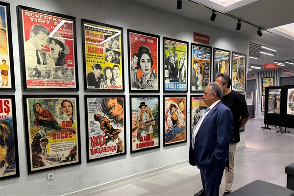 Kayseri Büyükşehir Belediyesi Büyük Şehir Sanat Galerisi’nde sergilenen ‘Yeşilçam’ın efsane