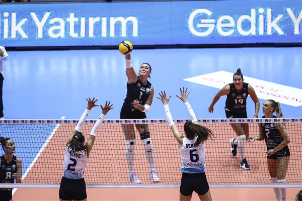 Nilüfer Belediyespor Eker, Kupa Voley’e galibiyetle başladı