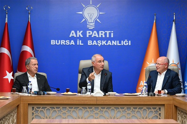 Orhangazi Belediye Başkanı Bekir Aydın, AK Parti İlçe Başkanı Gökhan