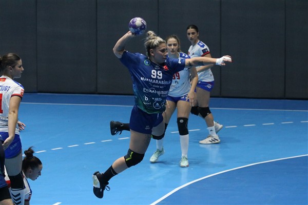 Bursa Büyükşehir Belediyespor, EHF Avrupa Kupası’nda tur kapısını araladı