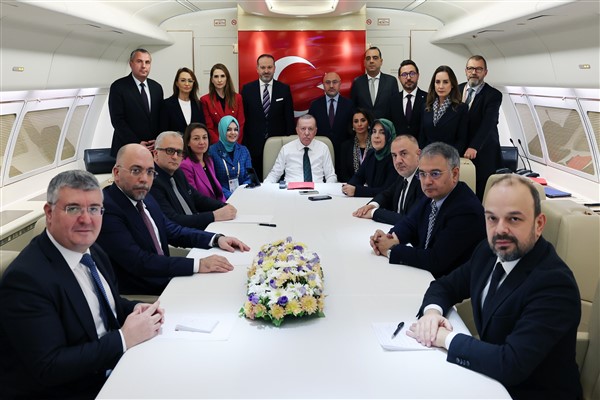 Cumhurbaşkanı Recep Tayyip Erdoğan, Tataristan ziyareti dönüşünde medya mensuplarının sorularını