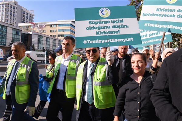 Esenyurt’ta “Bütünleşik Kent Temizliği” hareketi başladı