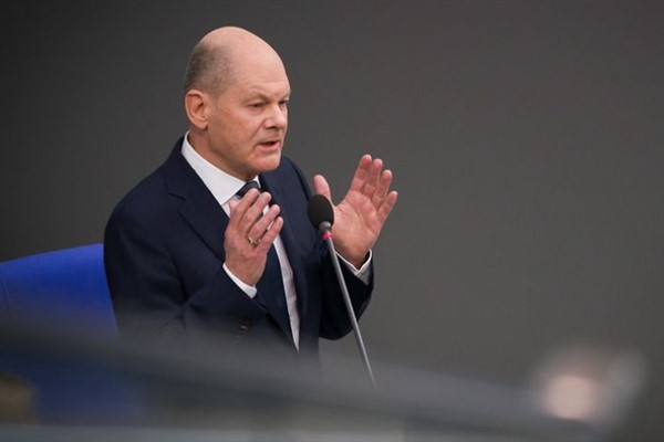 Scholz: İran’ın İsrail’e yönelik roket saldırıları şiddetle kınanmalıdır