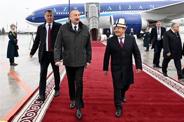 Azerbaycan Cumhurbaşkanı Aliyev Kırgızistan’da