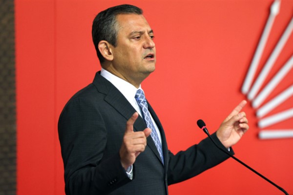 CHP Genel Başkanı Özgür Özel, Türk Yayıncı İlhan Erdost için