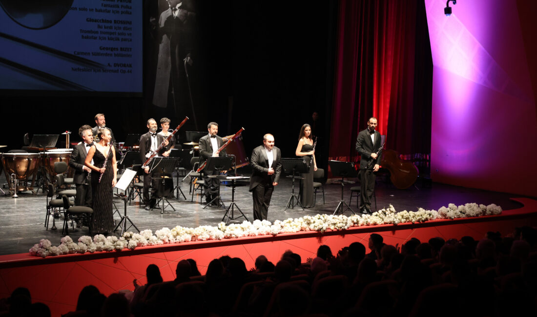 Eskişehir Büyükşehir Belediyesi Senfoni Orkestrası bu hafta orkestra şefi Kutay