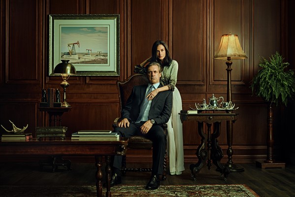 Başrollerinde Ocsar ödüllü Billy Bob Thornton, Emmy ödüllü Jon Hamm