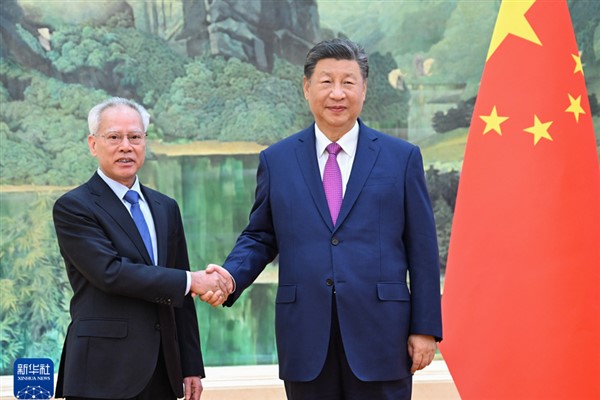 Xi Jinping, Macao yeni İdari Amiri Sam Hou Fai’yi kabul etti