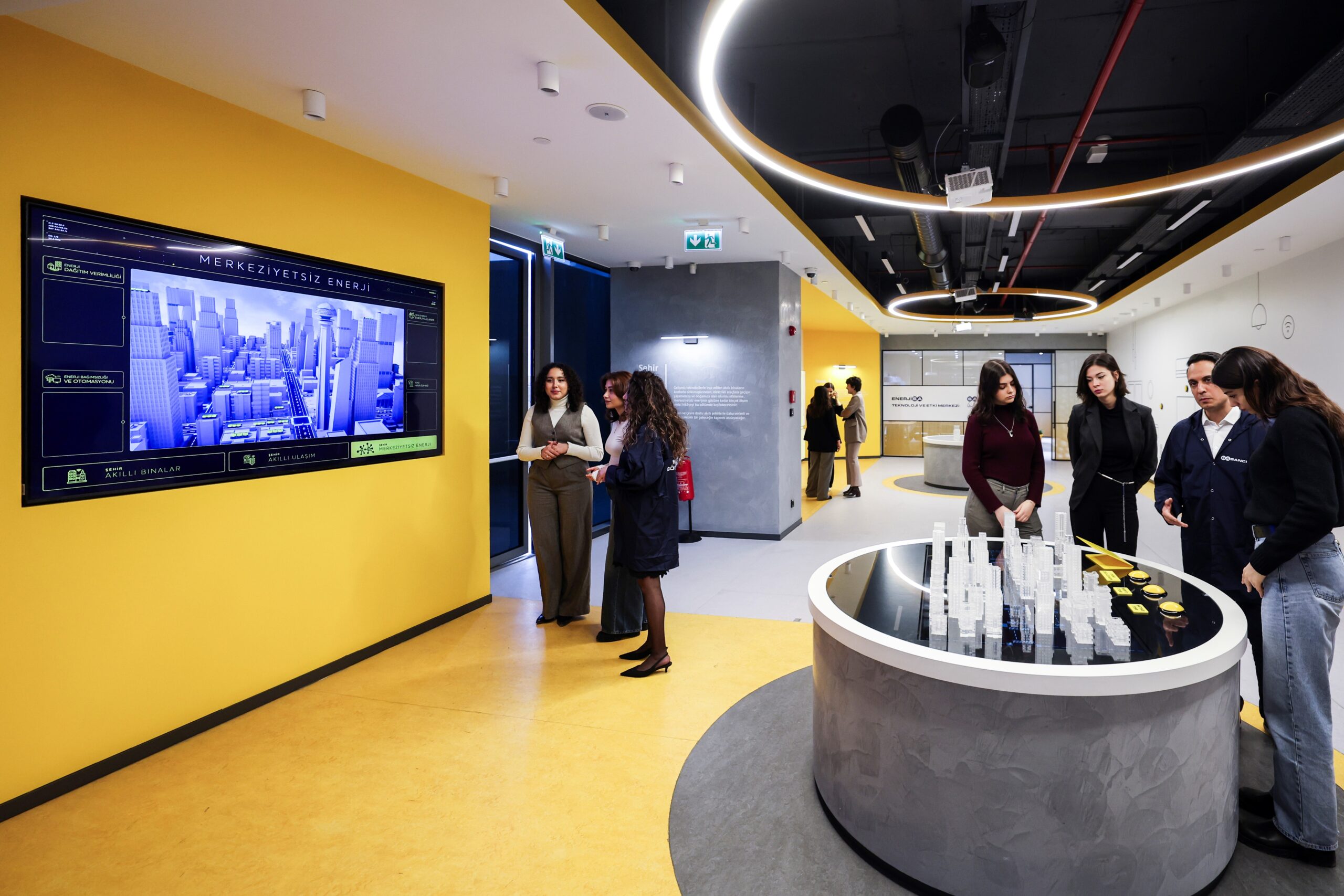 İnsan ve teknolojiyi merkeze aldığı proje ve hizmetleriyle sektörüne öncülük