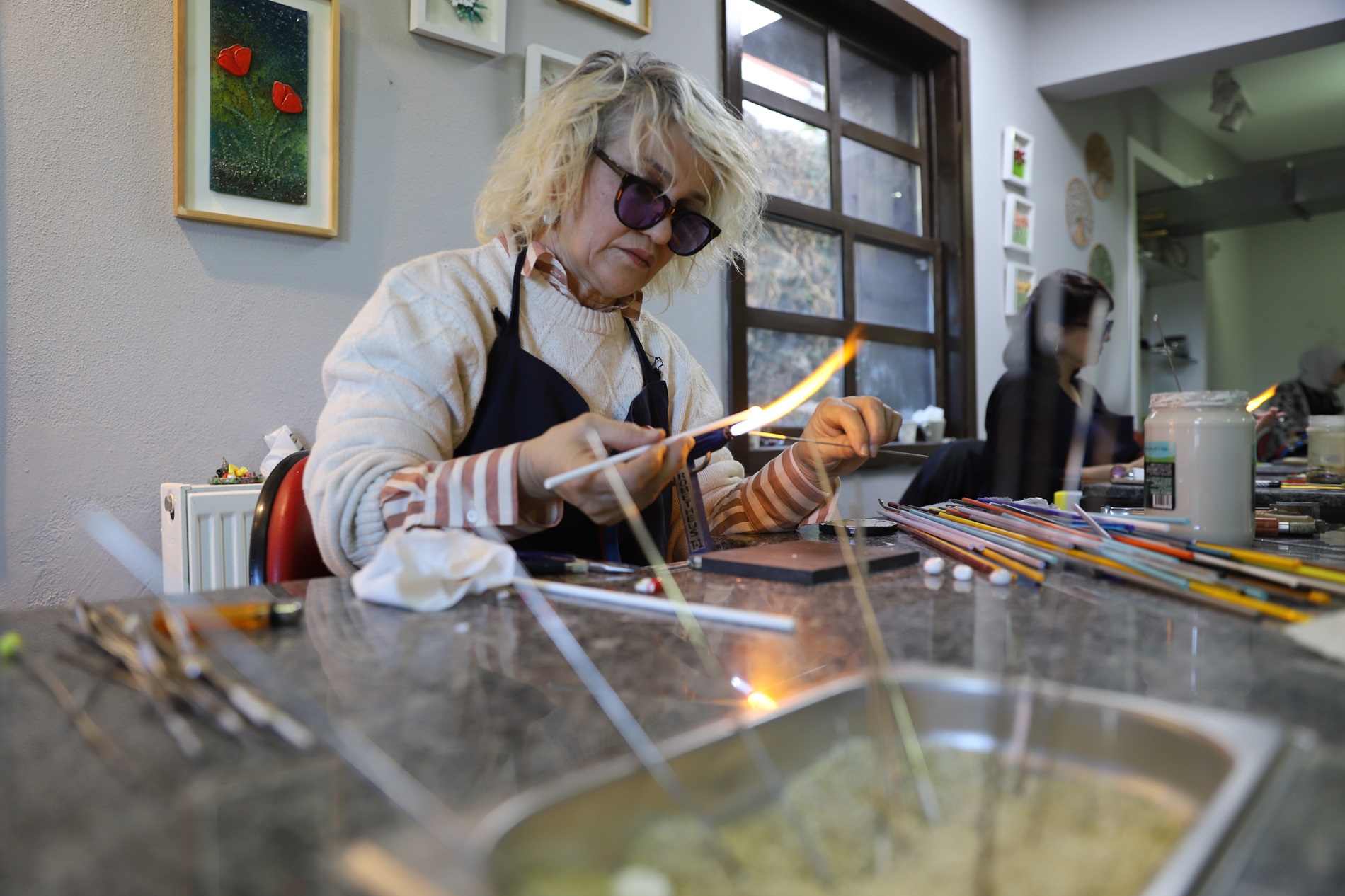 Ordu Büyükşehir Belediyesi bünyesinde kurulan Cam Sanatları Atölyesi, vatandaşlar tarafından