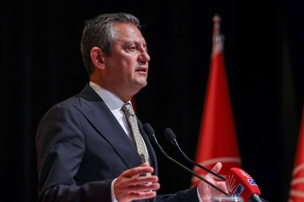 CHP Genel Başkanı Özgür Özel, Suriyelilerin evlerine dönüşlerini mümkün kılabilecek