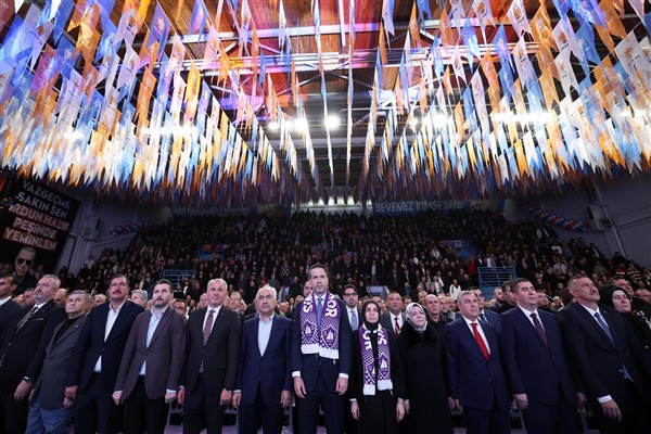 Enerji ve Tabii Kaynaklar Bakanı Alparslan Bayraktar, Sinop'ta incelemelerde bulundu.