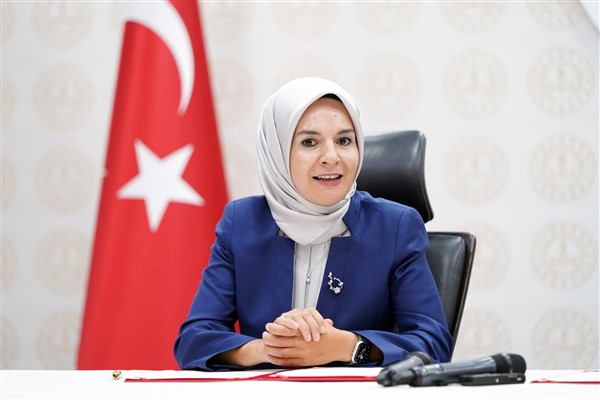 Aile ve Sosyal Hizmetler Bakanı Mahinur Özdemir Göktaş, Cumhurbaşkanı Recep