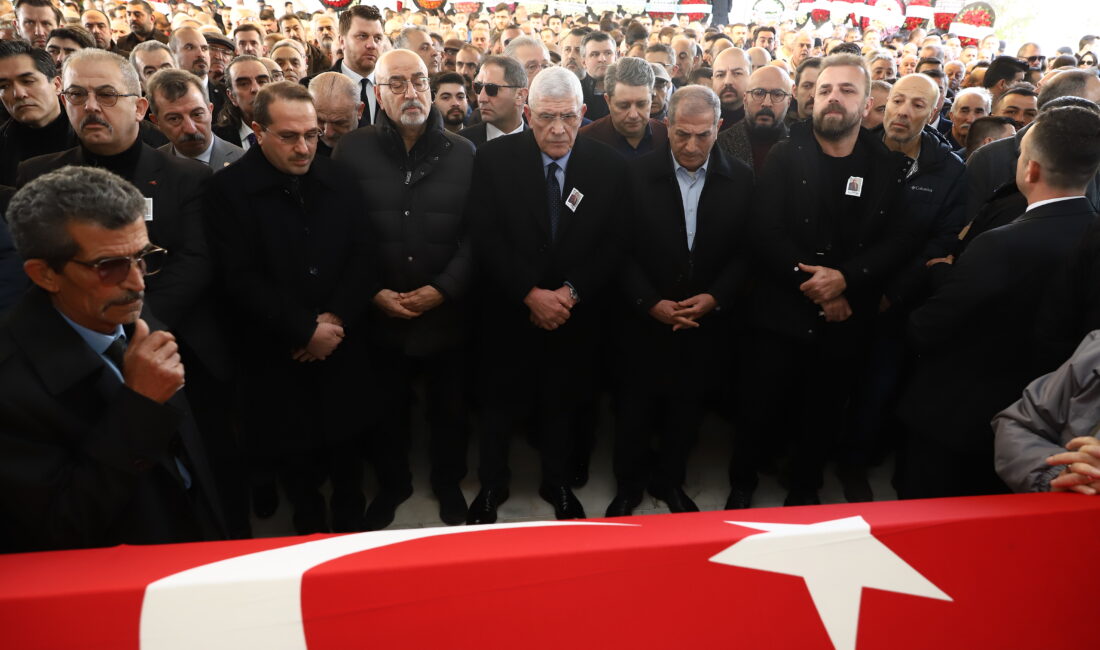 İYİ Parti Genel Başkanı Müsavat Dervişoğlu, İYİ Parti İzmir Milletvekili