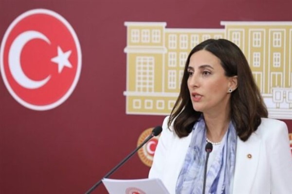 DEVA Partisi Genel Başkan Yardımcısı ve İstanbul Milletvekili Evrim Rızvanoğlu,