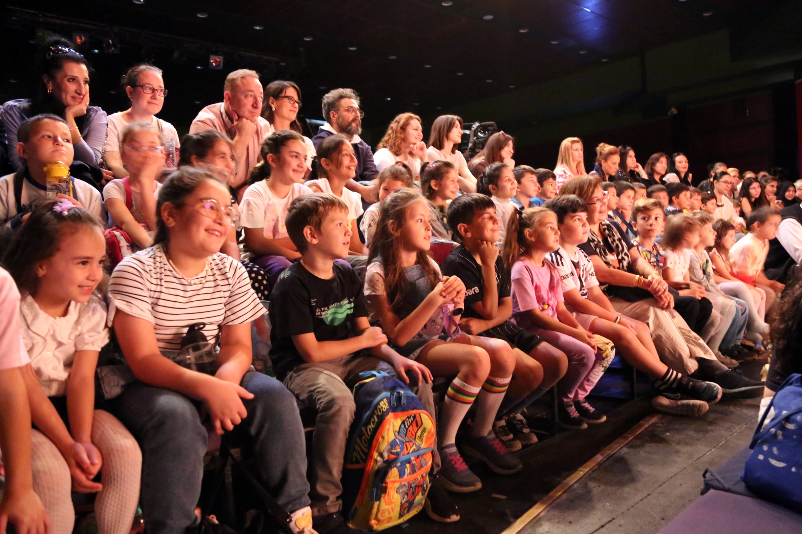 Eskişehir Büyükşehir Belediyesi Şehir Tiyatroları 2024 yılı boyunca Eskişehir’de sahnelediği