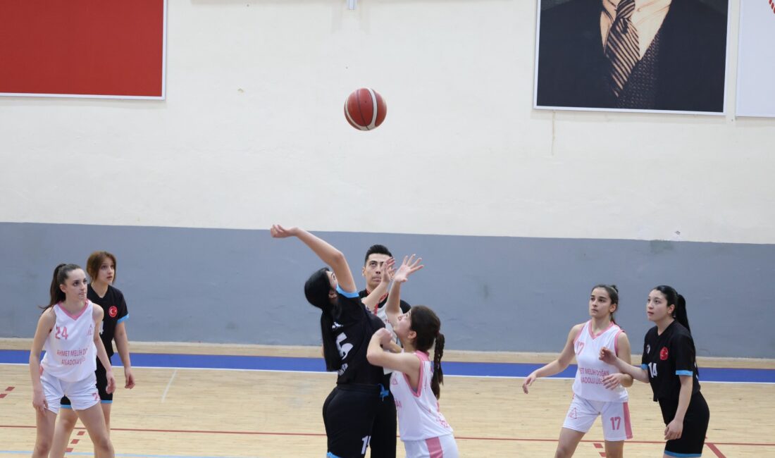 Karaman Gençlik ve Spor İl Müdürlüğü’nün ev sahipliğinde düzenlenen Okul