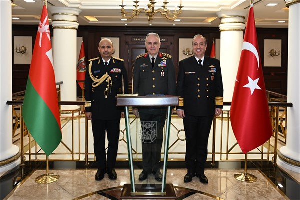 Genelkurmay Başkanı Orgeneral Metin Gürak, Umman Deniz Kuvvetleri Komutanı Tümamiral