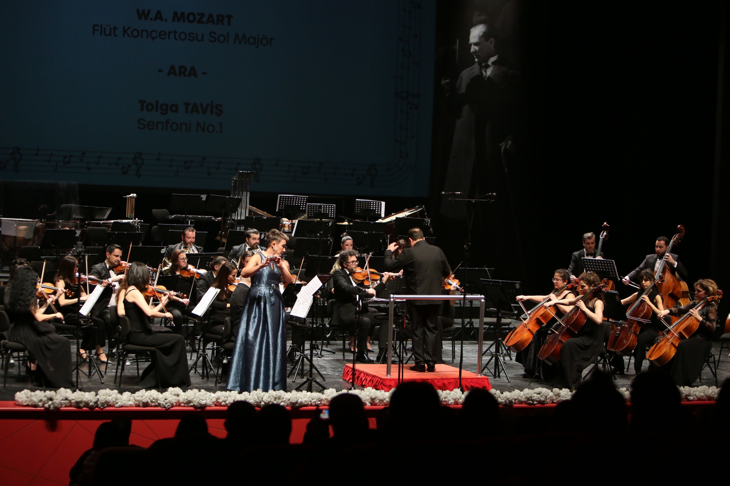 Eskişehir Büyükşehir Belediyesi Senfoni Orkestrası bu hafta orkestra şefi Tolga