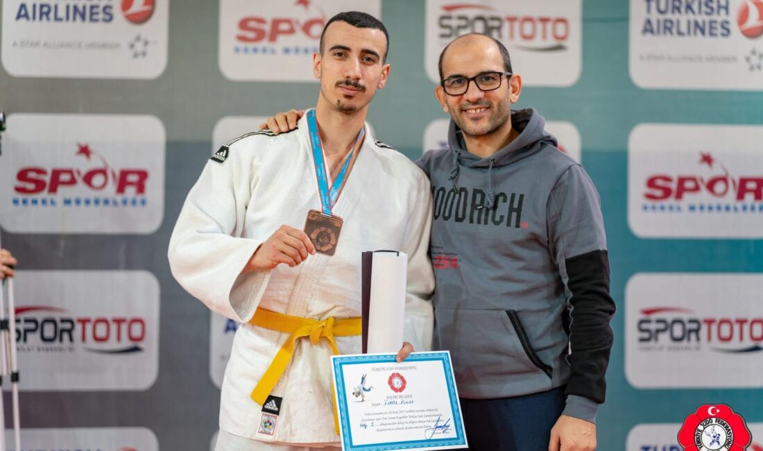 Van Büyükşehir Belediyespor kulübü judo branşının 2 işitme engelli judokası,