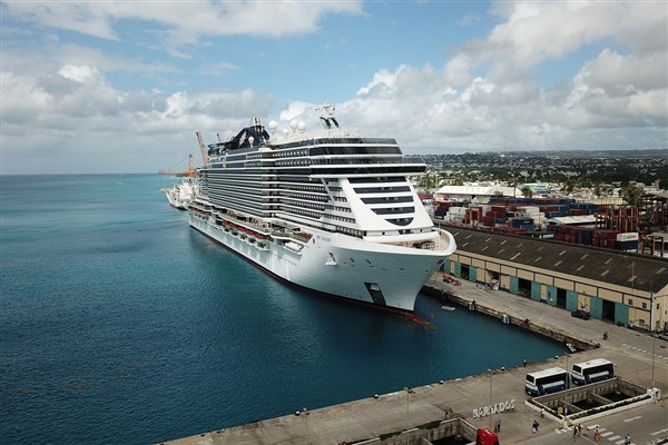 Antigua Kruvaziyer Limanı'nda yeni terminal inşaatına başlandı.