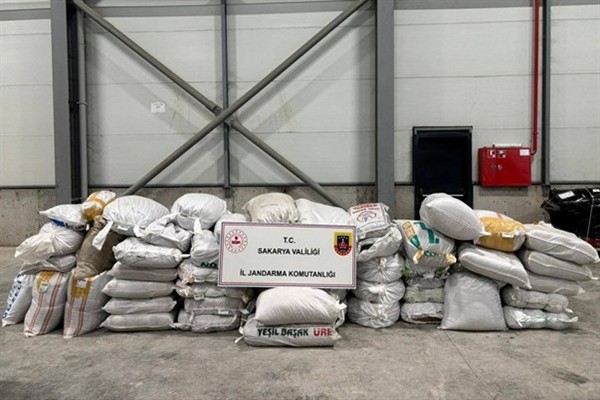 Sakarya İl Jandarma Komutanlığı ekiplerince kaçakçılık suçlarıyla mücadele kapsamında operasyonlar