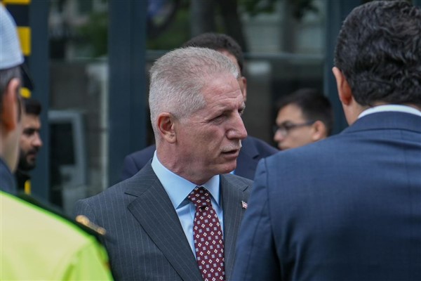 İstanbul Valisi Davut Gül, İl Hayvanları Koruma Kurulu Toplantısı'nda yer