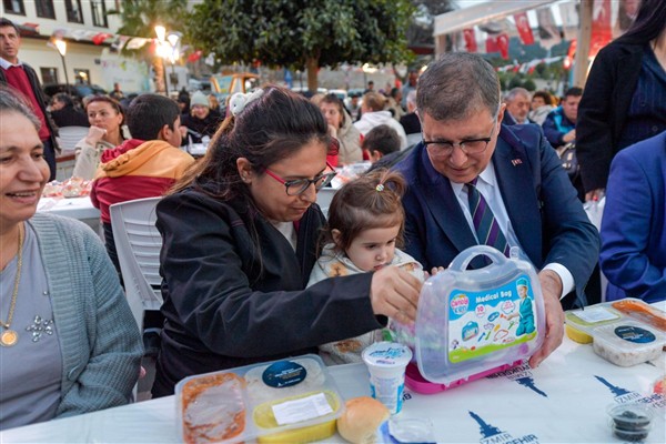 İzmir Büyükşehir Belediye Başkanı