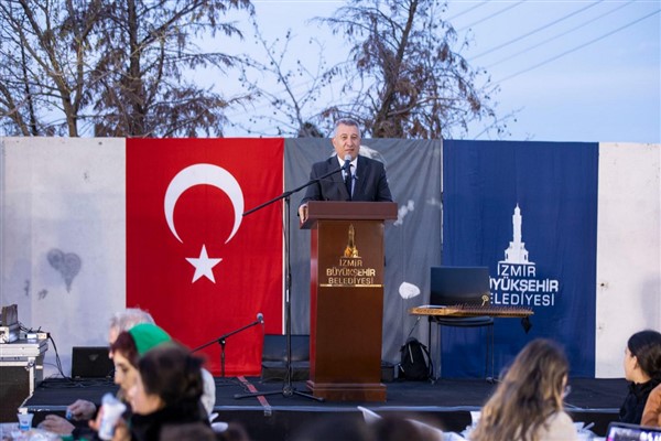 Güzelbahçe'de düzenlenen iftar programına