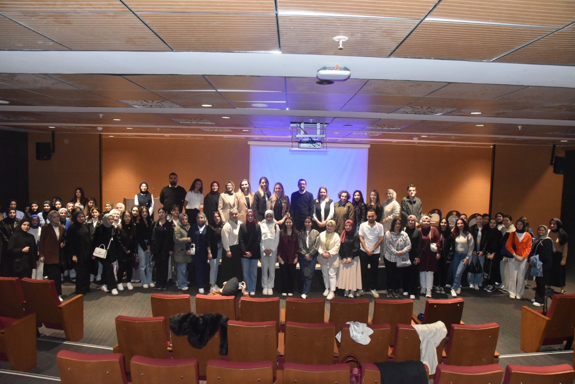 Düzce, 30 Nisan (Hibya) - Düzce Üniversitesi Sağlık Hizmetleri Meslek