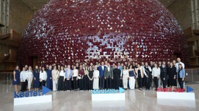 Türk Telekom, gençlerin kariyer yolculuklarında yanlarında olmaya devam ediyor. Geleceğin