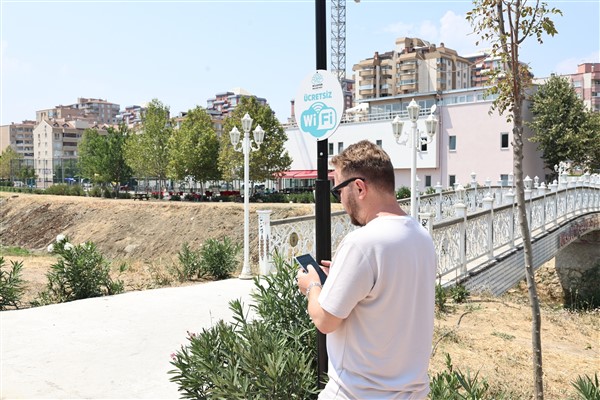 Nilüfer Belediyesi, vatandaşların kamuya açık alanlarda internet erişimini kolaylaştırmak amacıyla