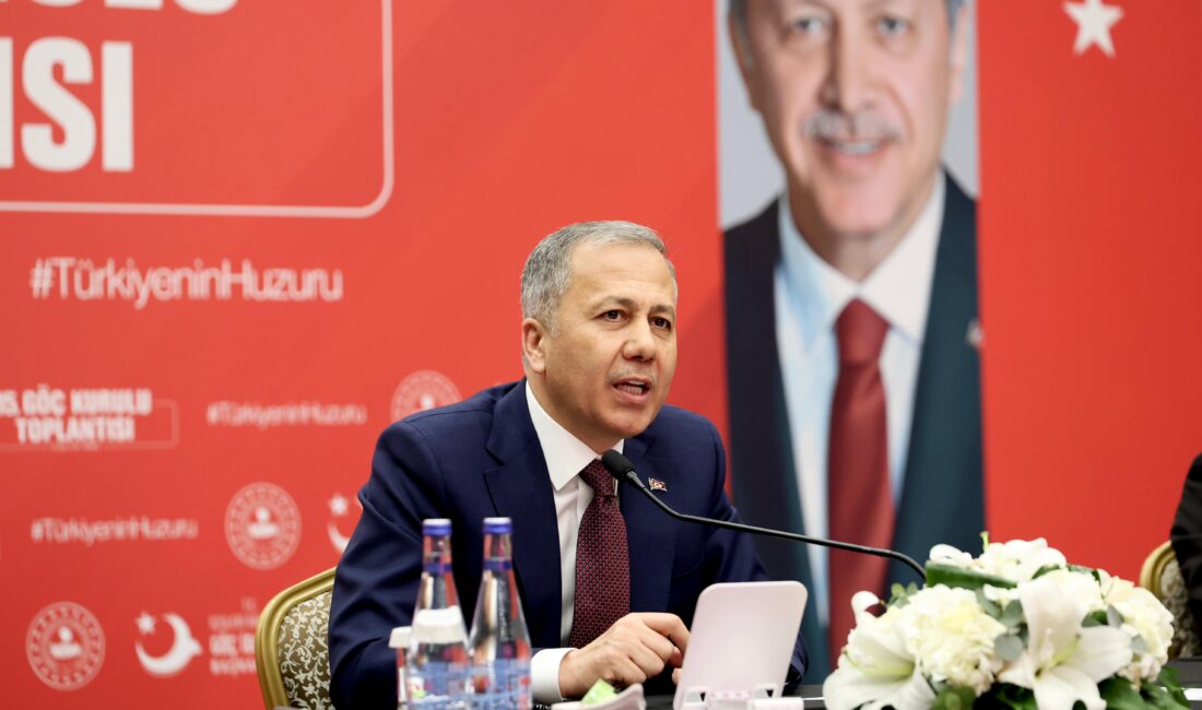 İçişleri Bakanı Ali Yerlikaya, İstanbul’un Şişli ilçesinde ambulansa yol vermeyen