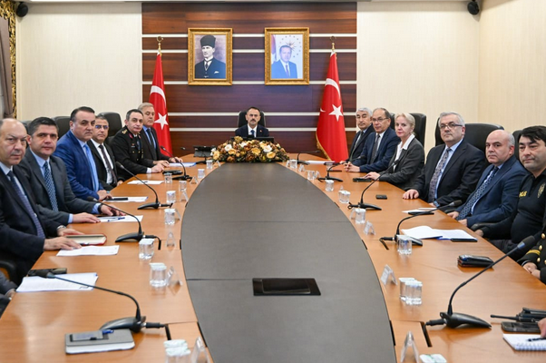 Kocaeli Valisi İlhami Aktaş başkanlığında, Kent Güvenliği Danışma Kurulu Toplantısı