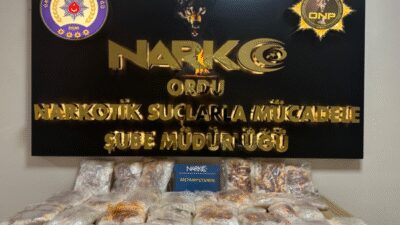 Ordu'da narkotik ekiplerinin durdurduğu araçta 25 kilo 200 gram metamfetamin