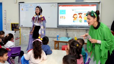 Alanya Belediyesi Temizlik İşleri Müdürlüğü tarafından anaokullarında düzenlenen eğitimlerde, çocuklara