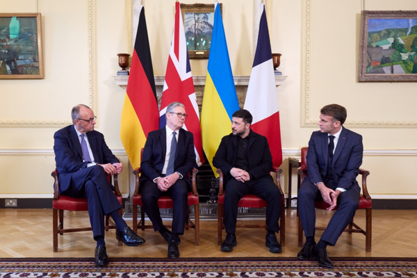 Londra, 9 Aralık (Hibya) - Ukrayna Devlet Başkanı Volodimir Zelenski,