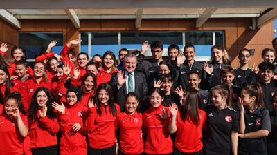 Gençlik ve Spor Bakanı Osman Aşkın Bak, Milli Sporcu Öğrenim