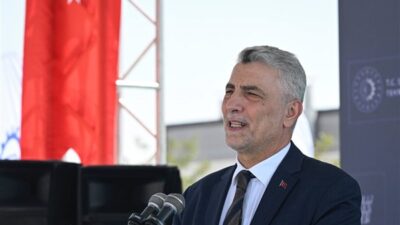 Ticaret Bakanı Ömer Bolat, Ankara Üniversitesi tarafından bugün öğleden sonra